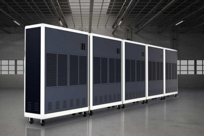 干衣機隨風飄搖，除濕機逆風飛揚